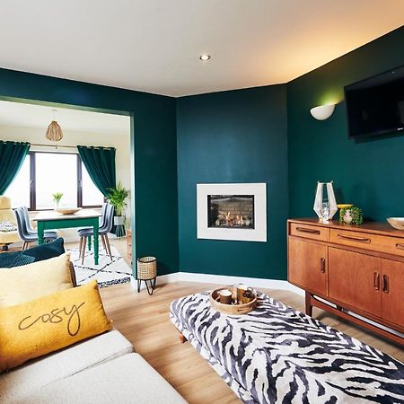 Maes Y Mel- A Couples, Pet Friendly, Rural Romantic Getaway With Countryside Views Gellywen Exterior photo